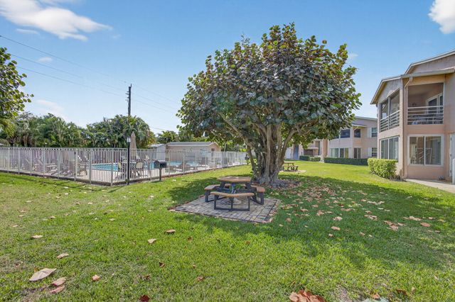 12416 Alternate A1a P2, Palm Beach Gardens, FL 33410
