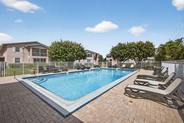 12416 Alternate A1a P2, Palm Beach Gardens, FL 33410