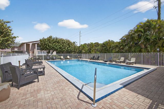 12416 Alternate A1a P2, Palm Beach Gardens, FL 33410
