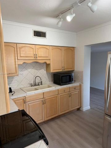 4000 SW 16th Ter 4000, Miami, FL 33134