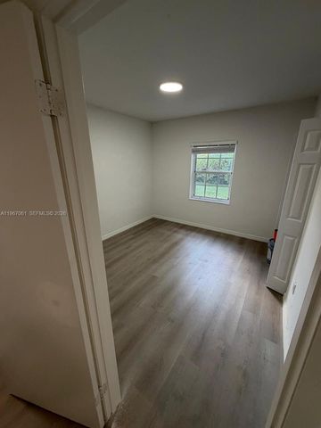 4000 SW 16th Ter 4000, Miami, FL 33134