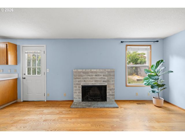 20586 Sw PARKER Ct, Beaverton, OR 97078
