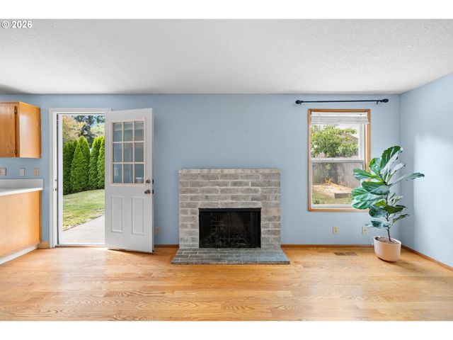 20586 Sw PARKER Ct, Beaverton, OR 97078