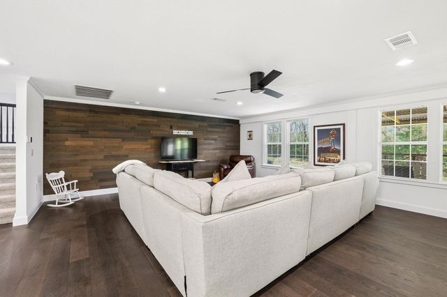 1604 County Rd 4040, Savoy, TX 75479