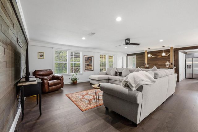 1604 County Rd 4040, Savoy, TX 75479