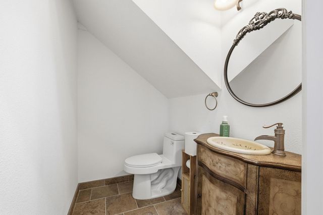 1604 County Rd 4040, Savoy, TX 75479