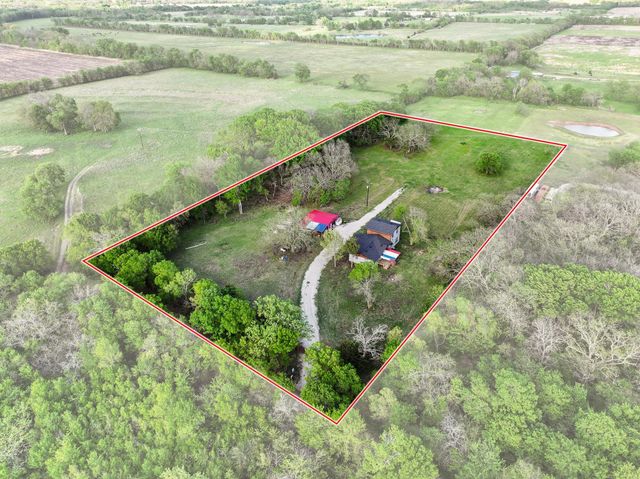 1604 County Rd 4040, Savoy, TX 75479