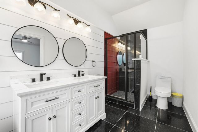 1604 County Rd 4040, Savoy, TX 75479