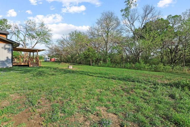 1604 County Rd 4040, Savoy, TX 75479