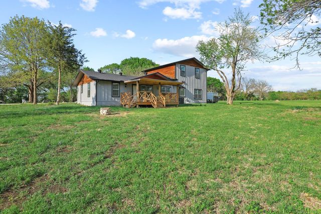 1604 County Rd 4040, Savoy, TX 75479