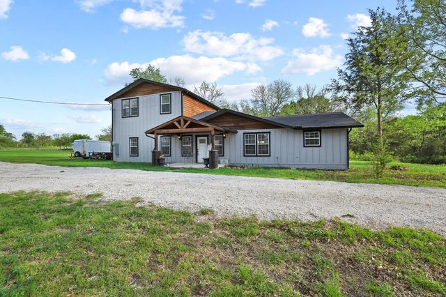 1604 County Rd 4040, Savoy, TX 75479