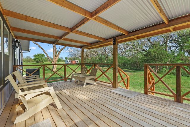 1604 County Rd 4040, Savoy, TX 75479