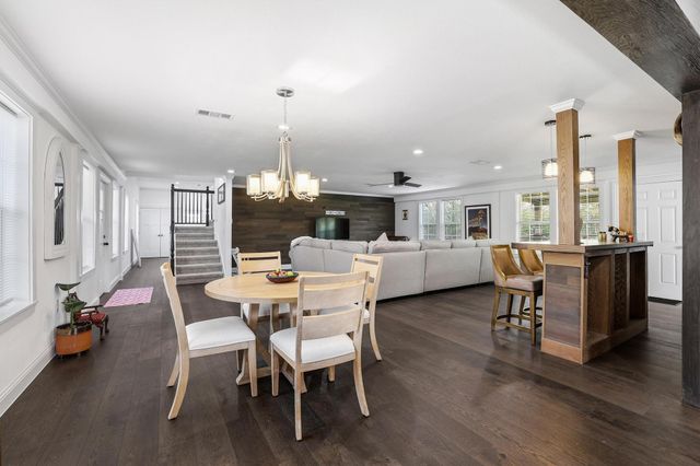 1604 County Rd 4040, Savoy, TX 75479