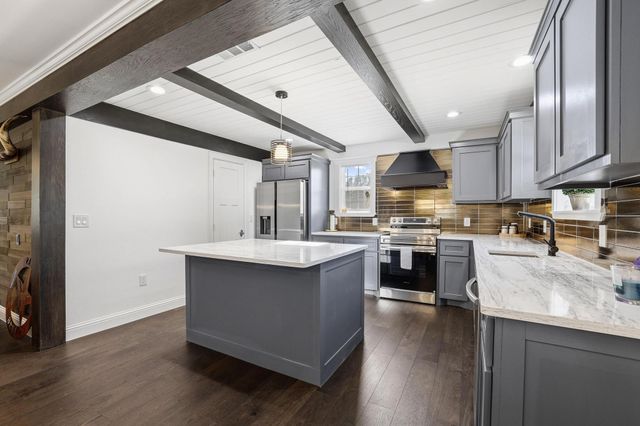 1604 County Rd 4040, Savoy, TX 75479