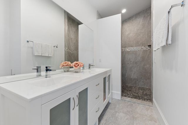 11938 N Lake Drive, Boynton Beach, FL 33436