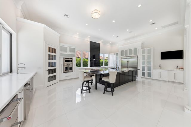 11938 N Lake Drive, Boynton Beach, FL 33436