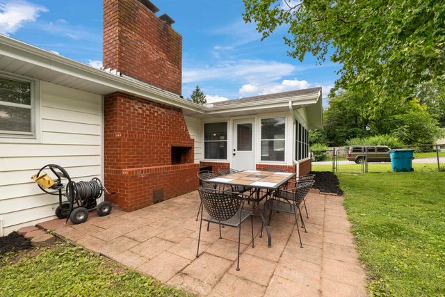 2451 S Hillside Drive, Springfield, MO 65804