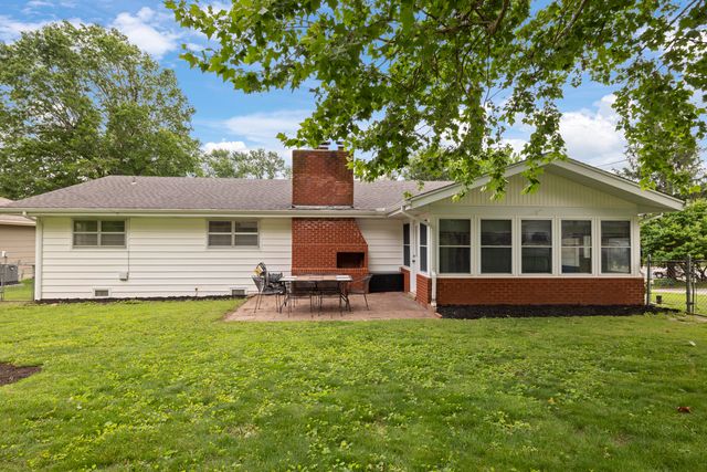 2451 S Hillside Drive, Springfield, MO 65804