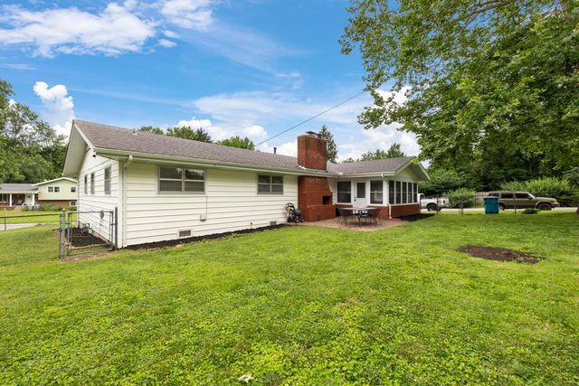 2451 S Hillside Drive, Springfield, MO 65804