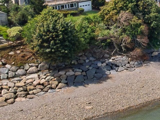 56 Prospect Hill Dr, Weymouth, MA 02191