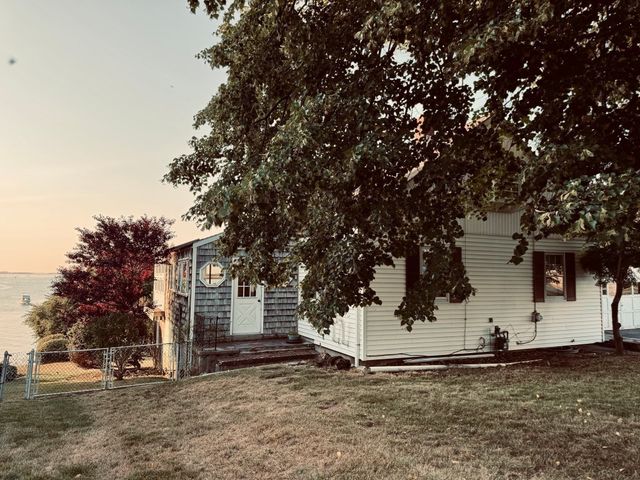 56 Prospect Hill Dr, Weymouth, MA 02191