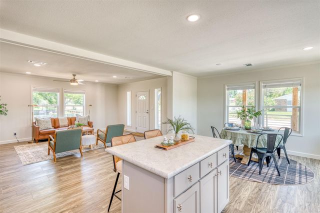 1200 E Green ST, Llano, TX 78643