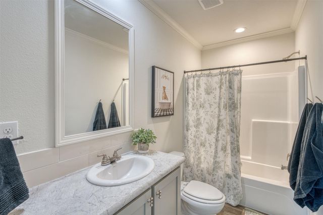 1200 E Green ST, Llano, TX 78643