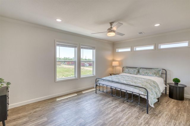 1200 E Green ST, Llano, TX 78643
