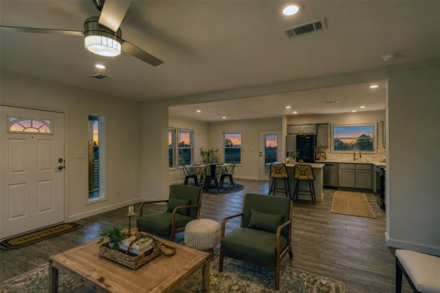1200 E Green ST, Llano, TX 78643