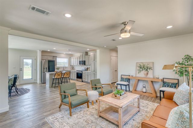 1200 E Green ST, Llano, TX 78643