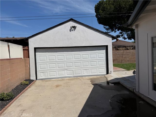 14534 Sayre St, Sylmar, CA 91342