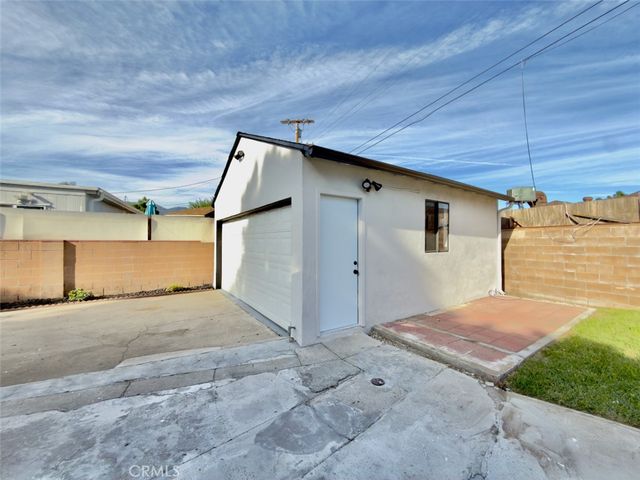 14534 Sayre St, Sylmar, CA 91342
