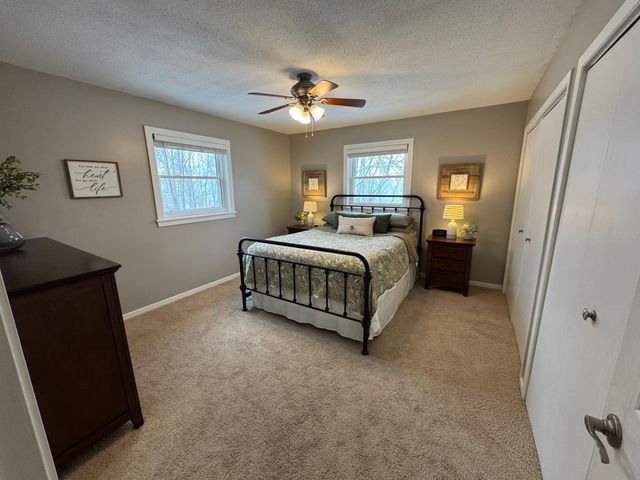 21824 Douglas Avenue, Albert Lea, MN 56007