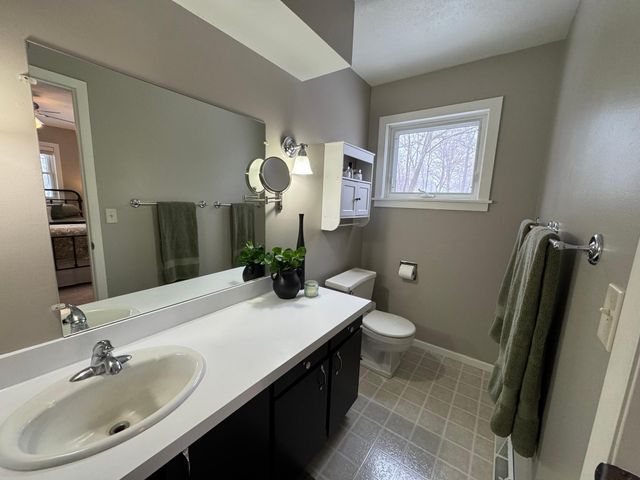 21824 Douglas Avenue, Albert Lea, MN 56007