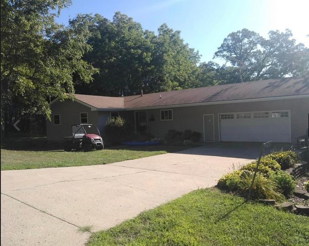 21824 Douglas Avenue, Albert Lea, MN 56007