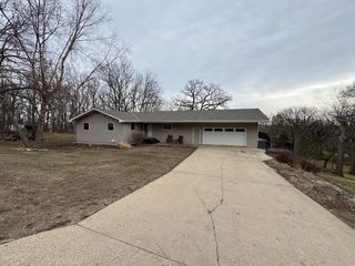 21824 Douglas Avenue, Albert Lea, MN 56007