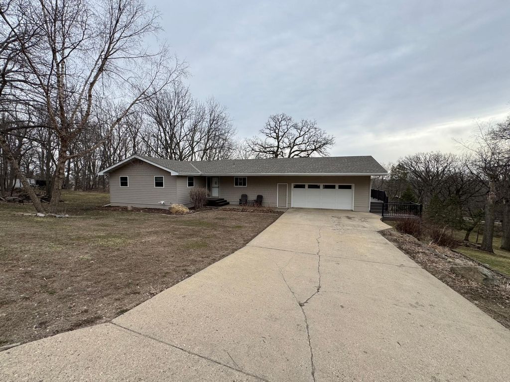 21824 Douglas Avenue, Albert Lea, MN 56007