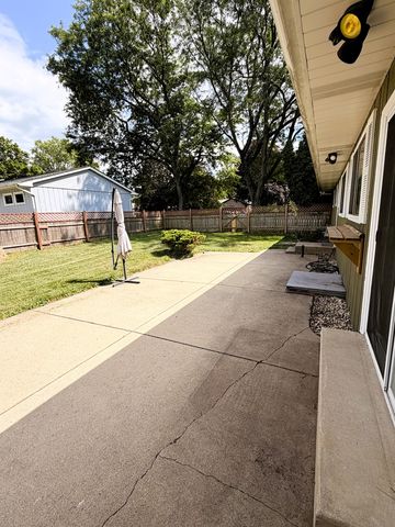 7508 Wooded Shore Drive, Wonder Lake, IL 60097