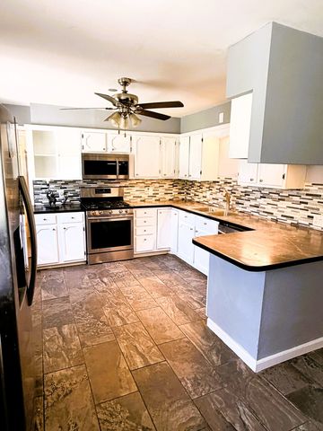 7508 Wooded Shore Drive, Wonder Lake, IL 60097