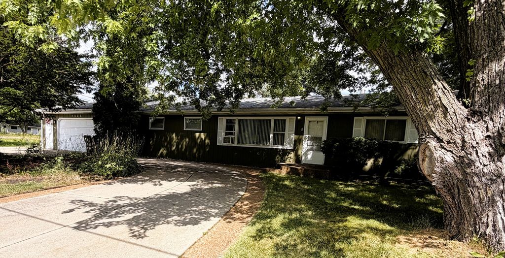 7508 Wooded Shore Drive, Wonder Lake, IL 60097