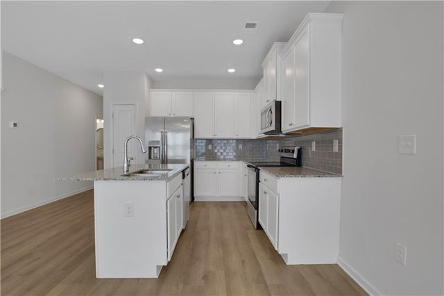 102 Jaxton Street, Hoschton, GA 30548