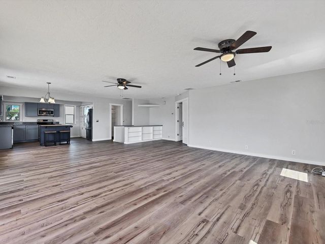 4212 3RD AVENUE NE, Bradenton, FL 34208