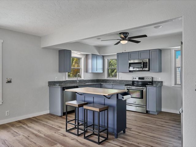 4212 3RD AVENUE NE, Bradenton, FL 34208