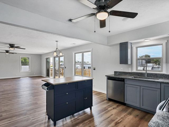 4212 3RD AVENUE NE, Bradenton, FL 34208