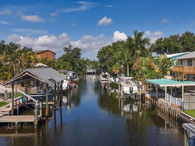 4212 3RD AVENUE NE, Bradenton, FL 34208