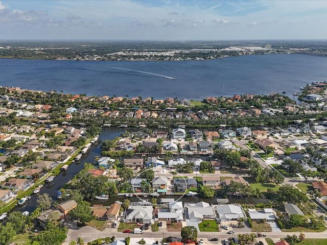 4212 3RD AVENUE NE, Bradenton, FL 34208