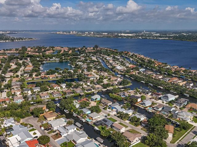 4212 3RD AVENUE NE, Bradenton, FL 34208
