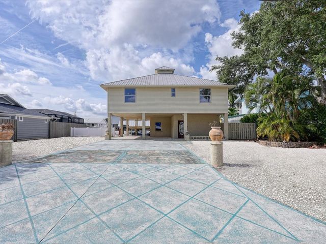 4212 3RD AVENUE NE, Bradenton, FL 34208