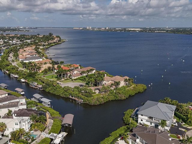 4212 3RD AVENUE NE, Bradenton, FL 34208