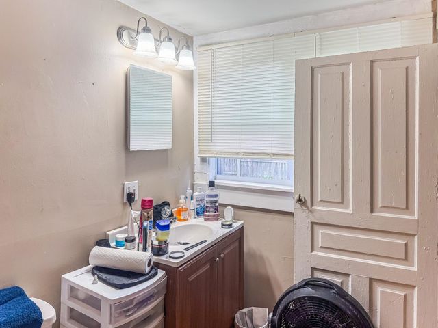 319 W Saginaw Street, St Louis, MI 48880